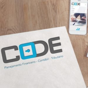Logo e site responsivo criados para cliente Code Planejamento